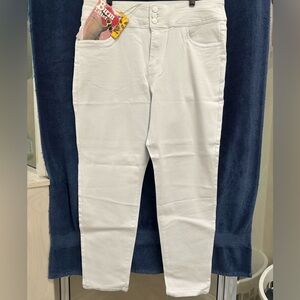 NWT Hybrid & company White Jeans 3X